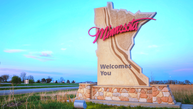 Minnesota welcome sign