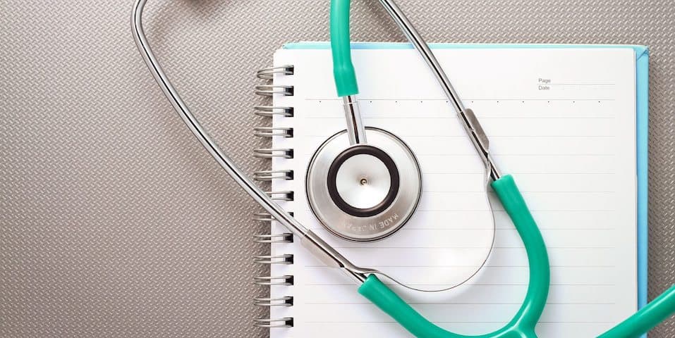 stethoscope-on-notebook